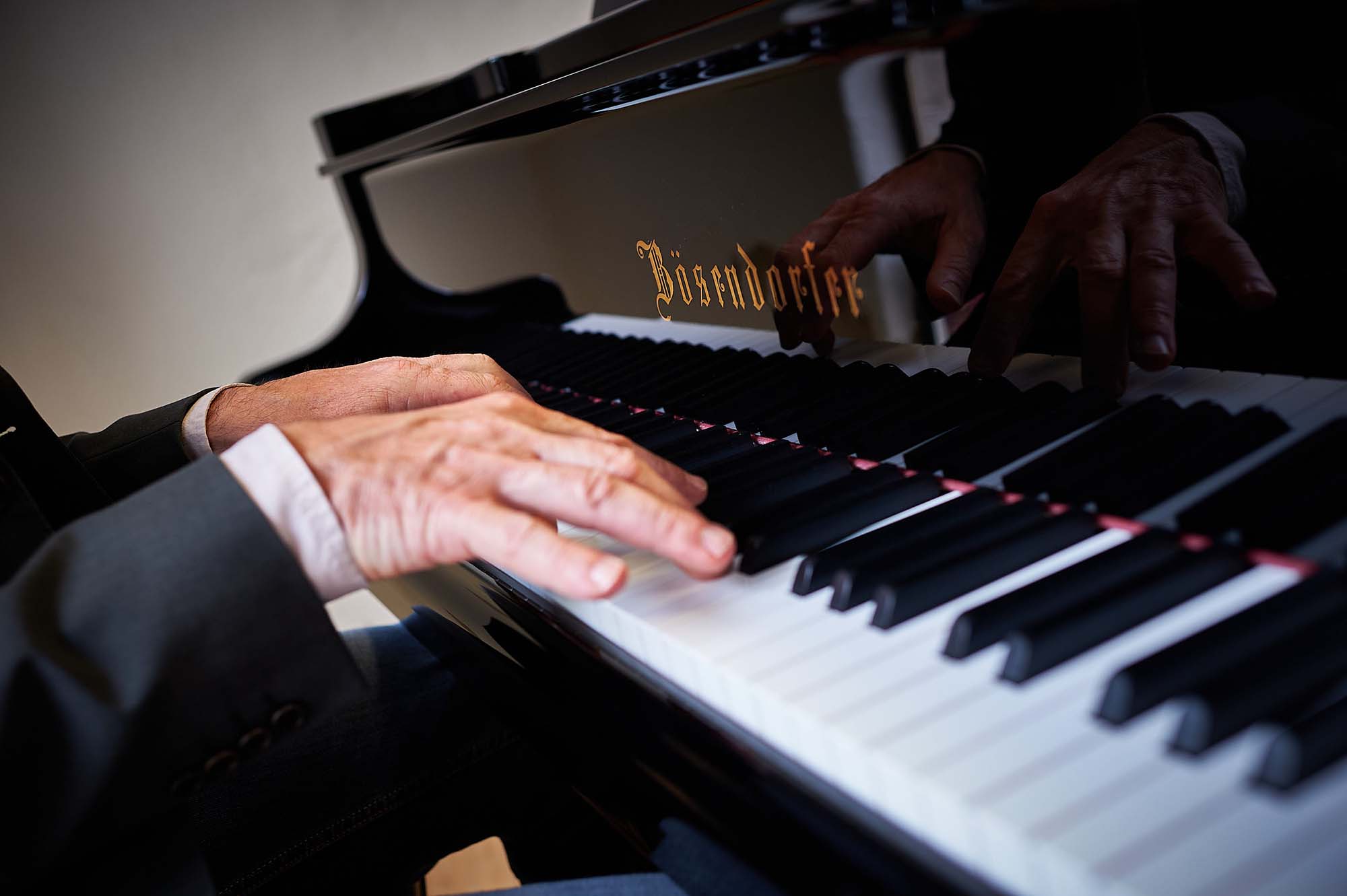 © Patrick Pfeiffer Photodesign Konstanz | www.PfeifferPhotodesign.de | Friedhelm Hugle spielt auf einem Bösendorfer Konzertflügel